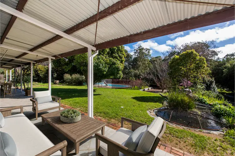 1 Hinkler Road, Kalamunda WA 6076