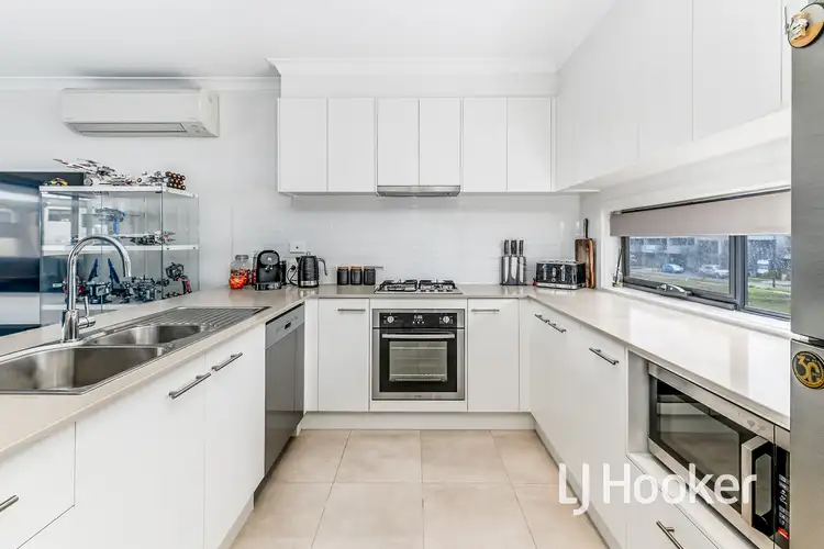 Third view of Homely townhouse listing, 33 Rubus Way, Pakenham VIC 3810