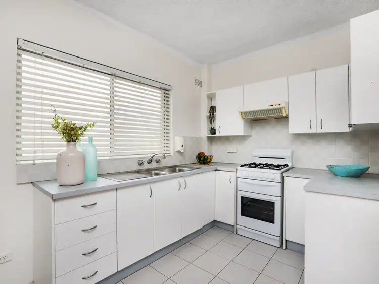 Fifth view of Homely apartment listing, 6/39 Seabeach Avenue, Mona Vale NSW 2103