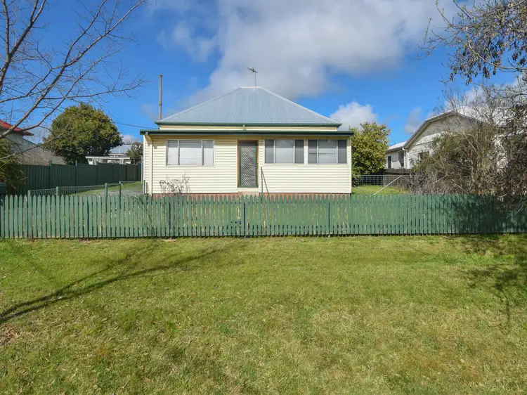 30 Currawong Street, Young NSW 2594