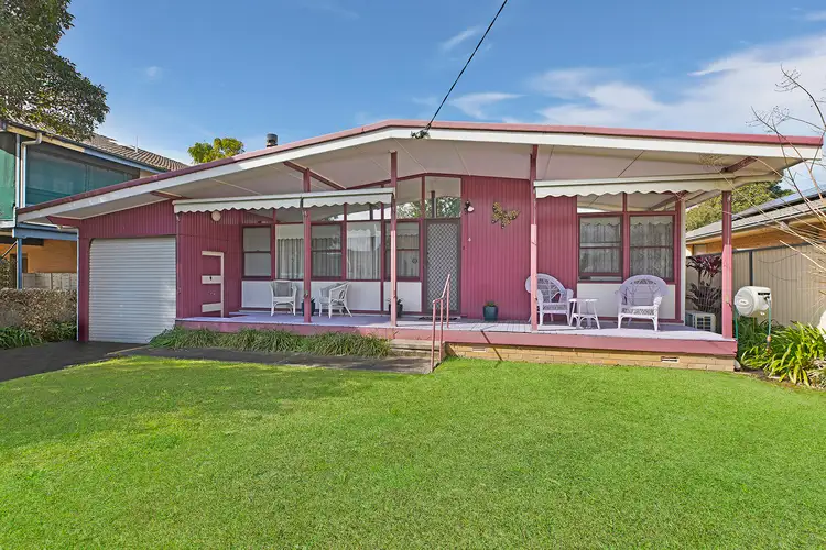 4 Brooke Avenue, Killarney Vale NSW 2261
