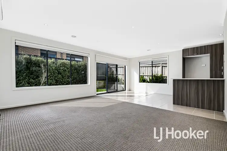 Fourth view of Homely house listing, 6 Macleod Circuit, Pakenham VIC 3810