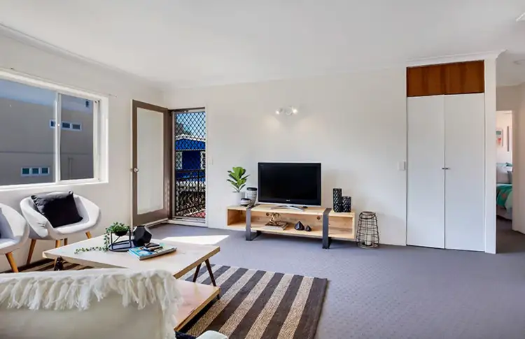 Fourth view of Homely unit listing, 7/70 Marine Parade, Miami QLD 4220