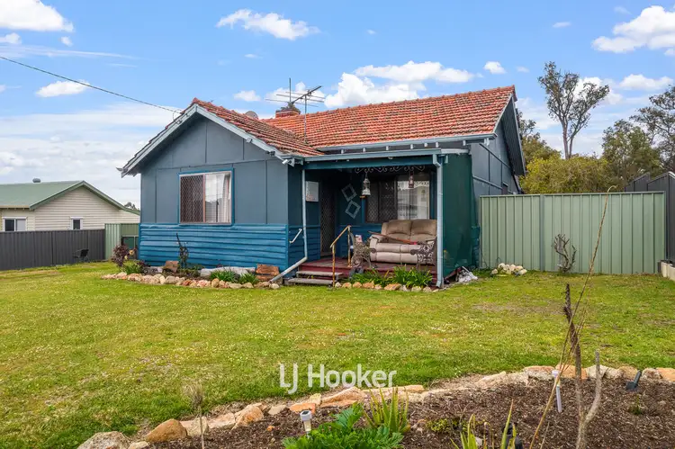 20 Telfer Crescent, Collie WA 6225