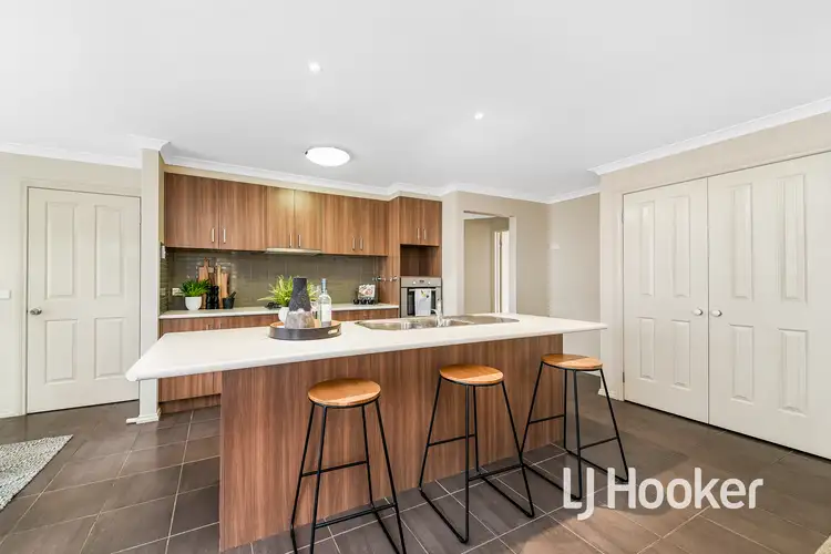 Second view of Homely house listing, 25 Melissa Way, Pakenham VIC 3810