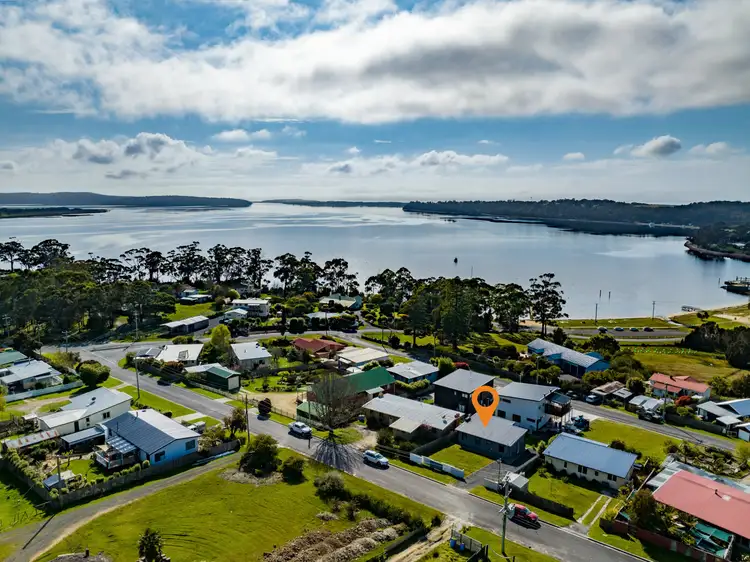 7 Halcyon Grove, St Helens TAS 7216