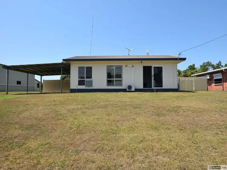 8 Casuarina Street, Tully Heads QLD 4854