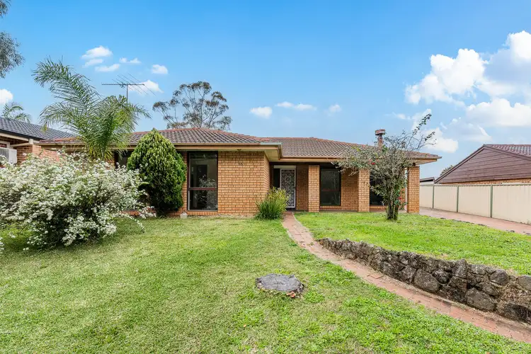 13 Newtimber Circuit, St Clair NSW 2759
