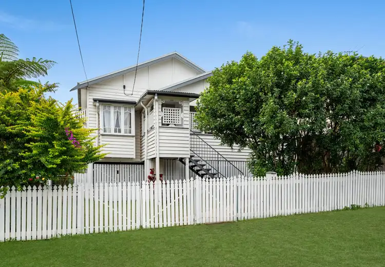 18 Livingstone Street, Yeerongpilly QLD 4105