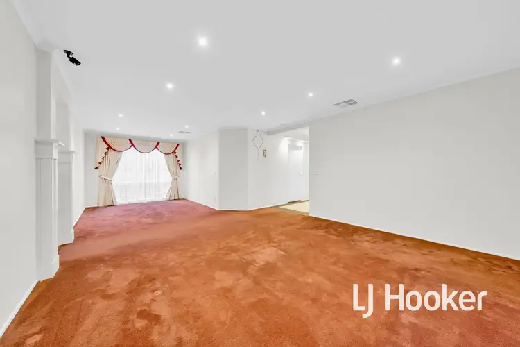 Fifth view of Homely house listing, 7 Ashrye Glade, Narre Warren South VIC 3805