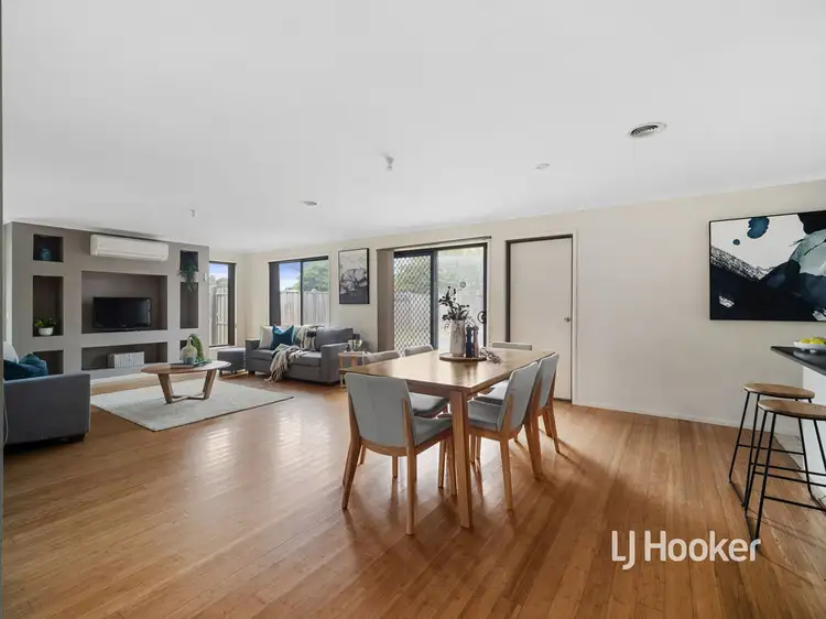 11 Waterways Boulevard, Williams Landing VIC 3027