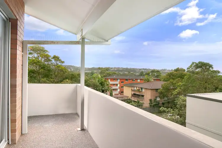 Third view of Homely apartment listing, 5/2 Holborn Avenue, Dee Why NSW 2099