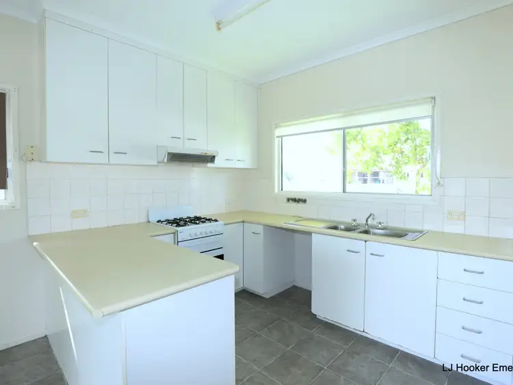 Fifth view of Homely house listing, 2 Eric Court, Emerald QLD 4720