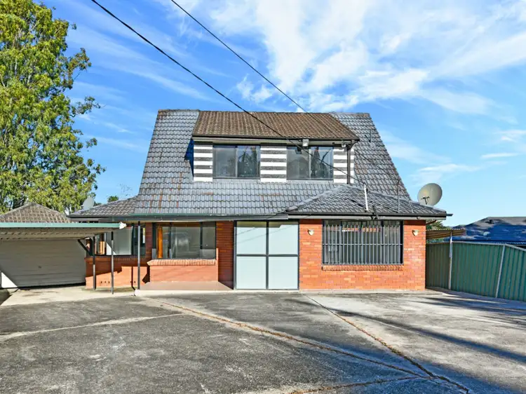 6 Arana Close, Georges Hall NSW 2198