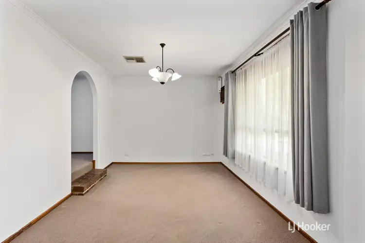 5 Bundarra Court, Craigmore SA 5114