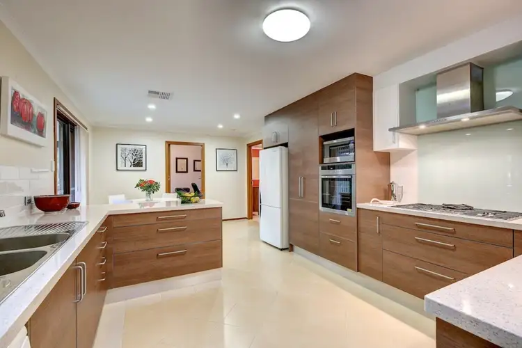 68 Emmett Road, Crafers West SA 5152
