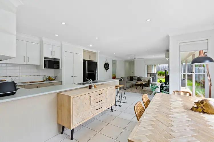 6/9 Pistachio Court, Birkdale QLD 4159