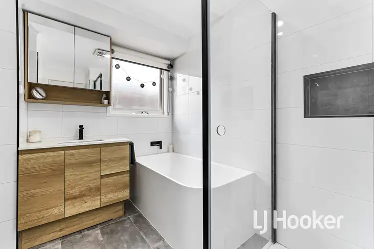 Fifth view of Homely house listing, 8 Canungra Close, Hampton Park VIC 3976
