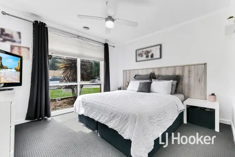 Sixth view of Homely house listing, 8 Canungra Close, Hampton Park VIC 3976
