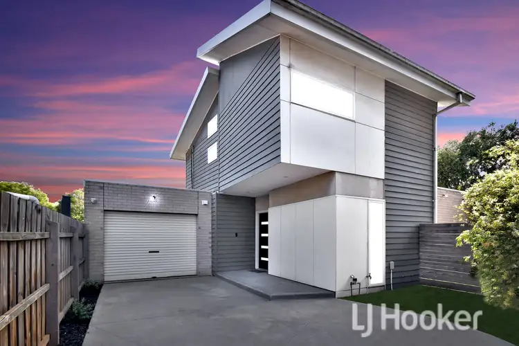 3/8 Viola Avenue, Brooklyn VIC 3012