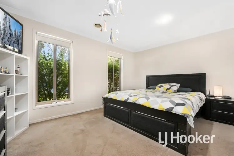 Third view of Homely house listing, 8 Kingsbarn Court, Cranbourne VIC 3977