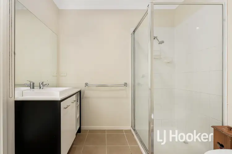 Fourth view of Homely house listing, 8 Kingsbarn Court, Cranbourne VIC 3977