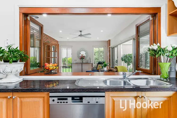 Fifth view of Homely house listing, 4 Viewgrand Drive, Berwick VIC 3806