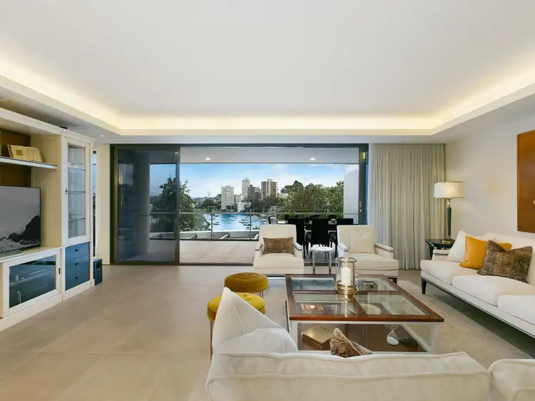 201/5-9 Harbourview Crescent