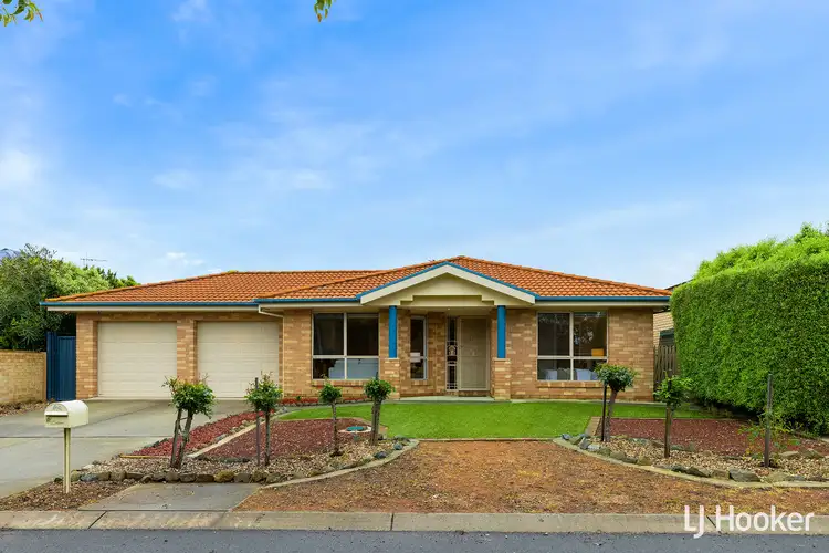16 Fitton Close