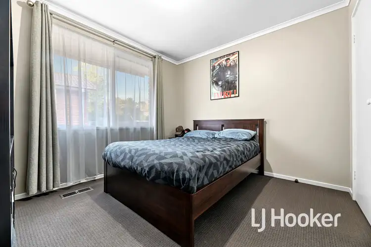 Sixth view of Homely house listing, 8 Damien Court, Pakenham VIC 3810