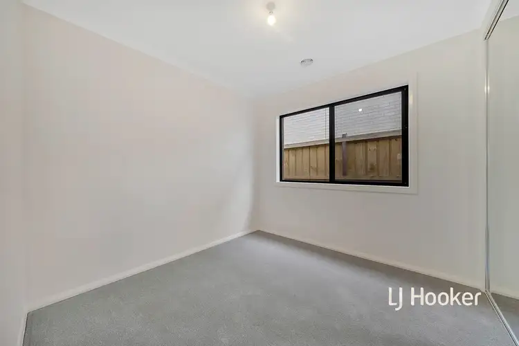 Fifth view of Homely house listing, 27 Hearthstone Circuit, Clyde North VIC 3978