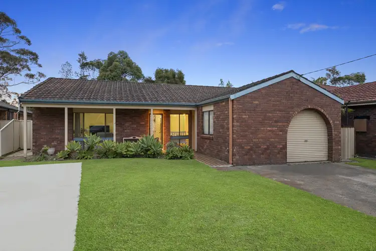 10 Bosun Close, Bateau Bay NSW 2261