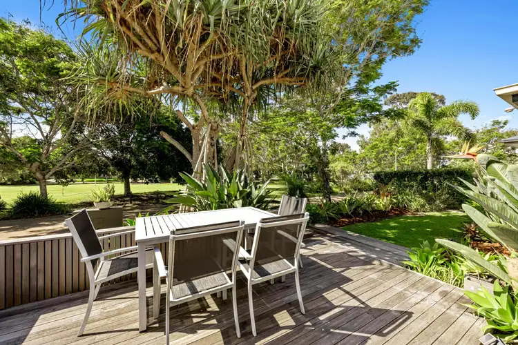 8 Undanbi Lane, Twin Waters QLD 4564