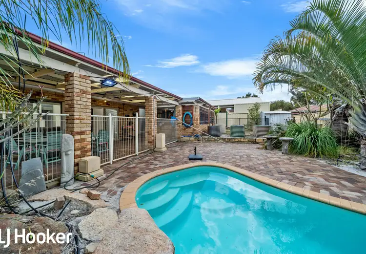 9 Ambassador Court, Thornlie WA 6108
