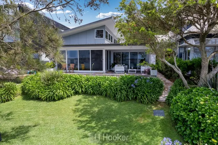 390 Skye Point Road, Coal Point NSW 2283