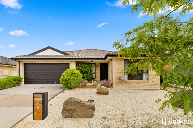 8 Dunnett Street, Dunlop ACT 2615