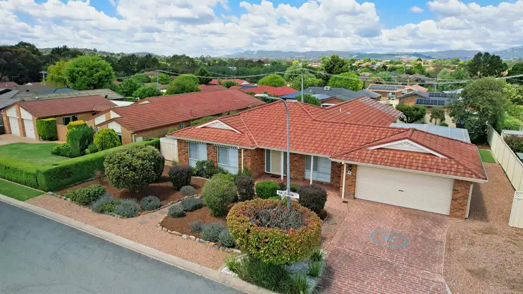 12 Hallstrom Circuit, Monash ACT 2904