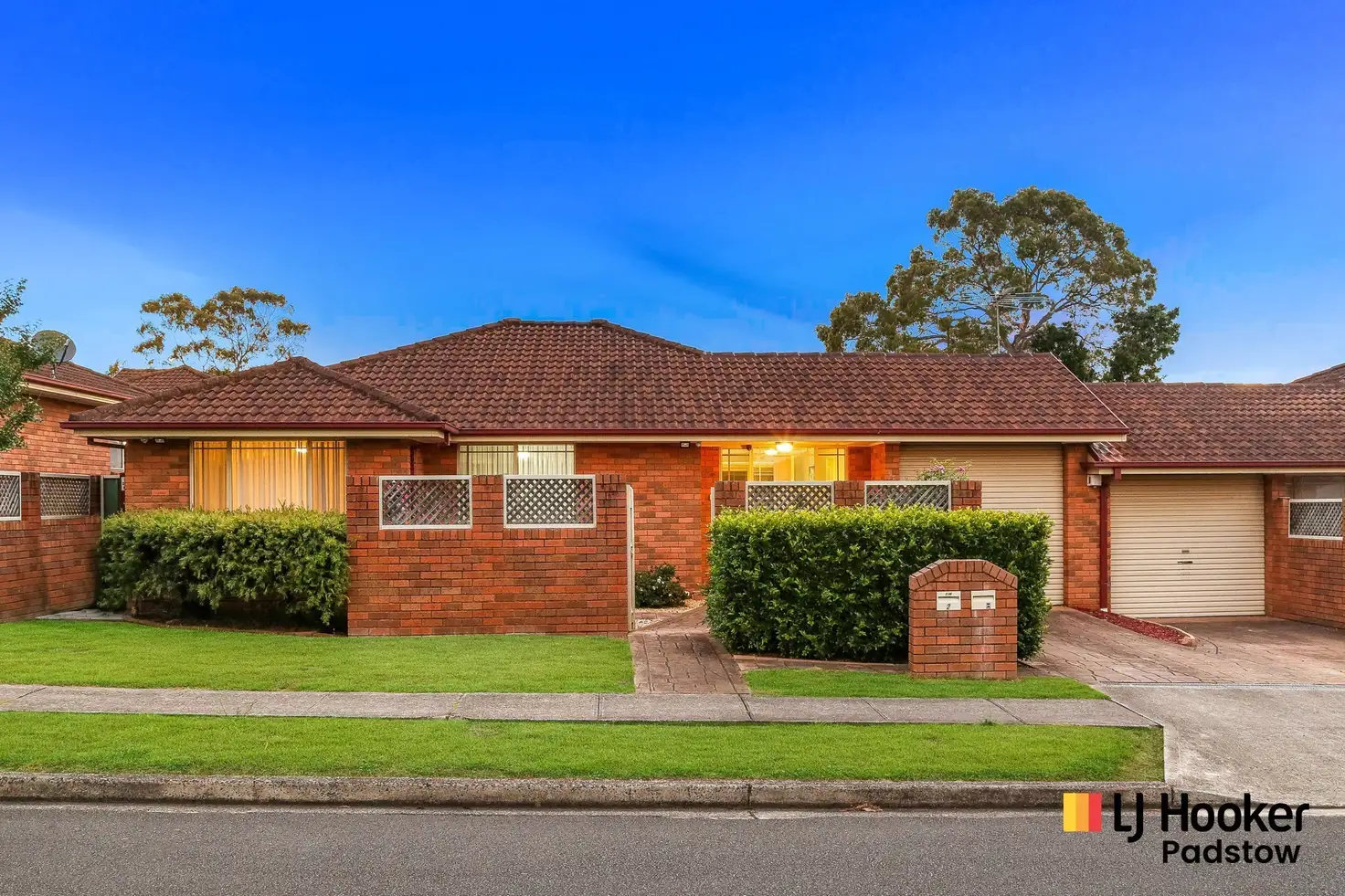 Main view of Homely villa listing, 2/44 Banks Street, Padstow NSW 2211