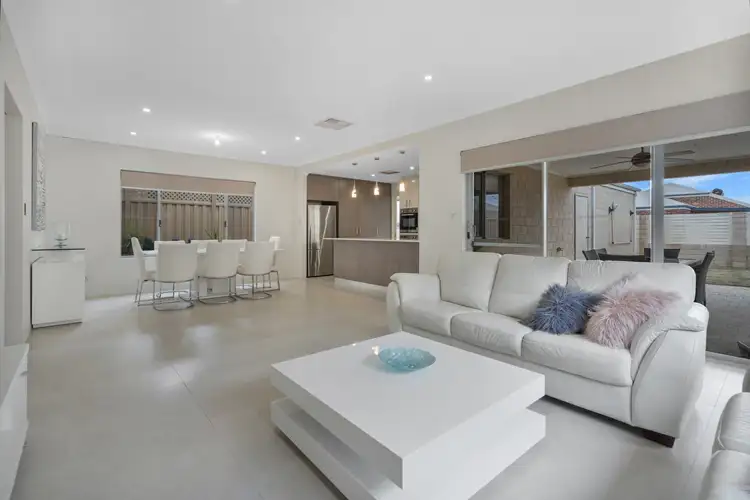 42 Admiralty Road, Canning Vale WA 6155