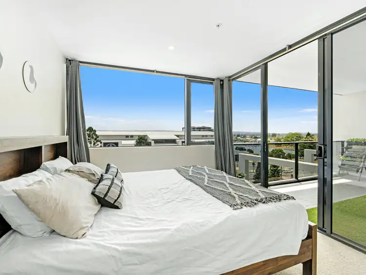 Sixth view of Homely unit listing, 2/31 Queensland Avenue, Broadbeach QLD 4218
