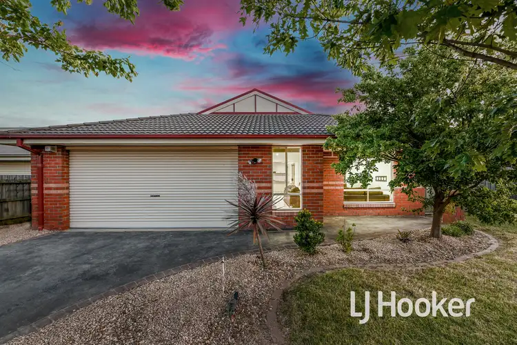 6 Dobell Street, Pakenham VIC 3810