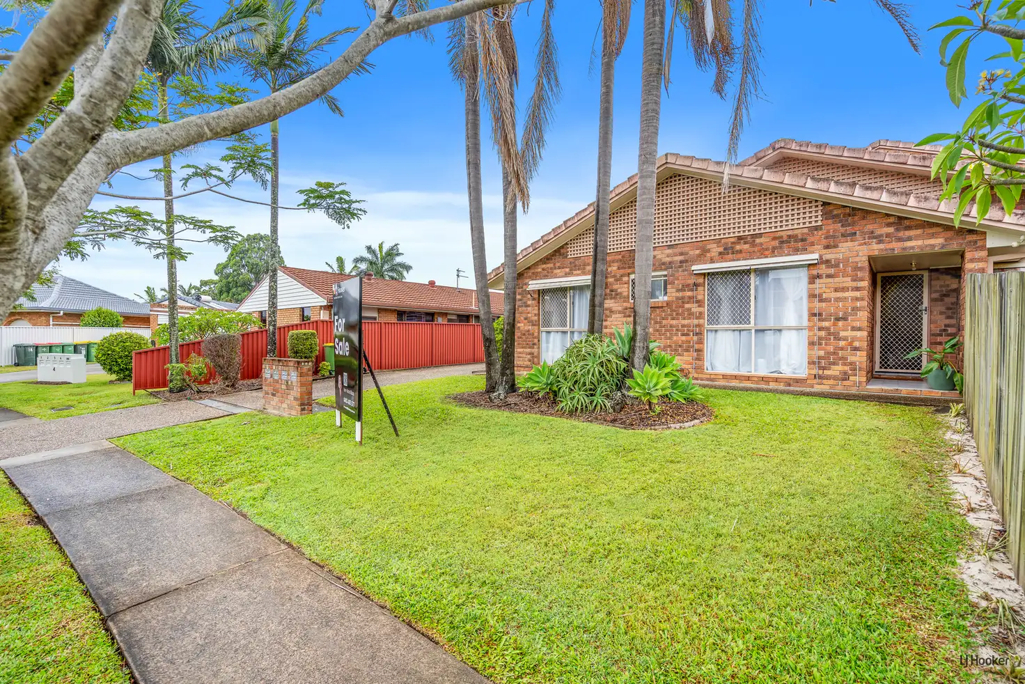 Main view of Homely townhouse listing, 1/6 Cotinga Crescent, Burleigh Waters QLD 4220