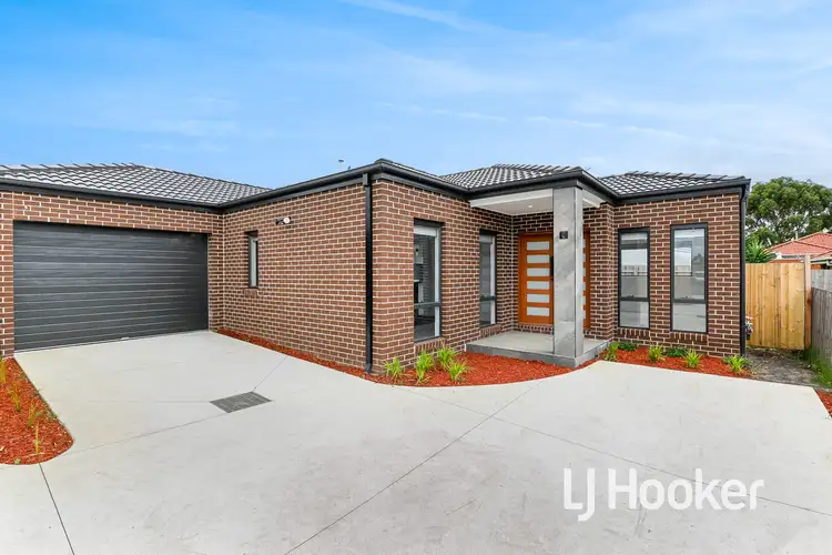 Main view of Homely house listing, 2/25 Broadhurst Road, Pakenham VIC 3810