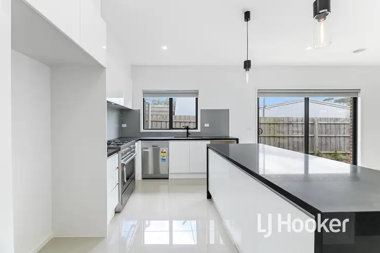 Third view of Homely house listing, 2/25 Broadhurst Road, Pakenham VIC 3810