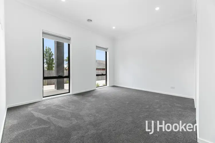 Fifth view of Homely house listing, 2/25 Broadhurst Road, Pakenham VIC 3810