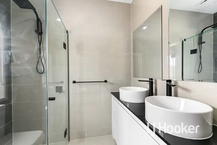 Sixth view of Homely house listing, 2/25 Broadhurst Road, Pakenham VIC 3810