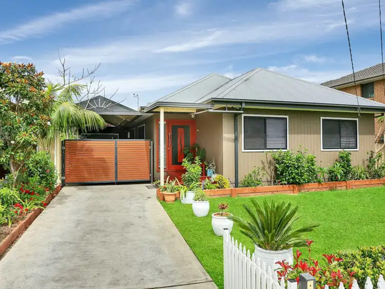 44 & 44a Portico Parade, Toongabbie NSW 2146