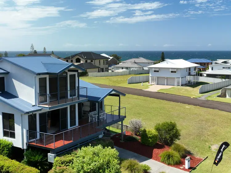 32 Sapphire Parade, Diamond Beach NSW 2430