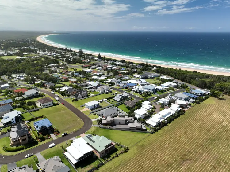 Second view of Homely house listing, 32 Sapphire Parade, Diamond Beach NSW 2430