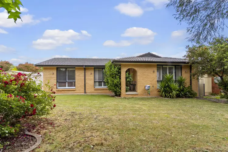 16 Harricks Crescent, Monash ACT 2904